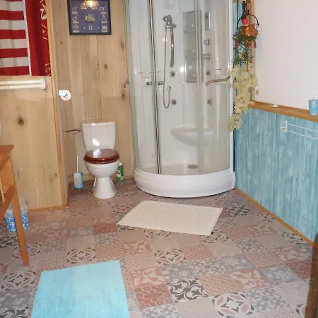 Bed & Breakfast D'hotes Spacieuse Avec Piscine Et Grande Salle De Bain Mostuéjouls